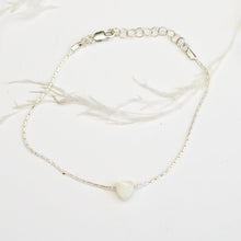 Load image into Gallery viewer, Indra Heart Bracelet- Mother of Pearl Heart
